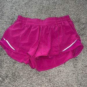 Lululemon Hotty Hot Shorts 2.5”
